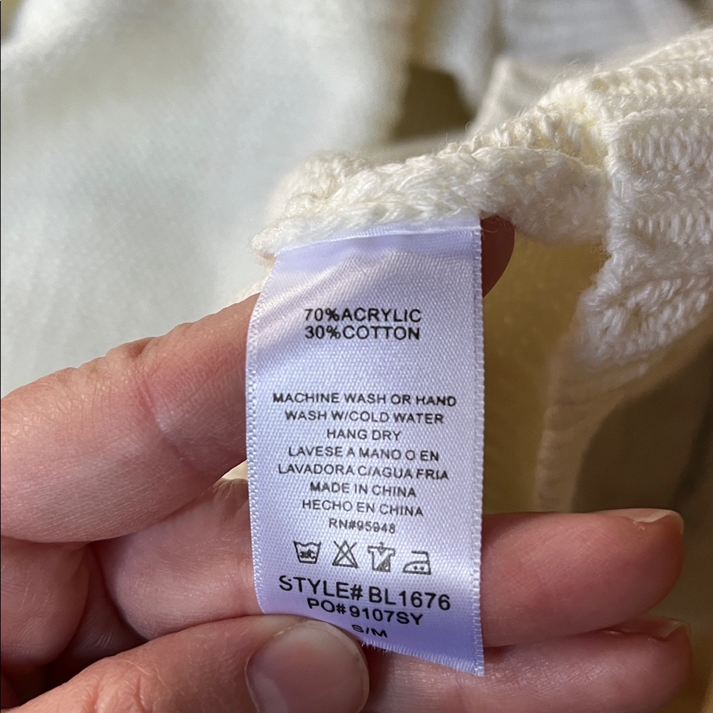 Cozy Casual Cream Knit pullover - Picture 6 of 6